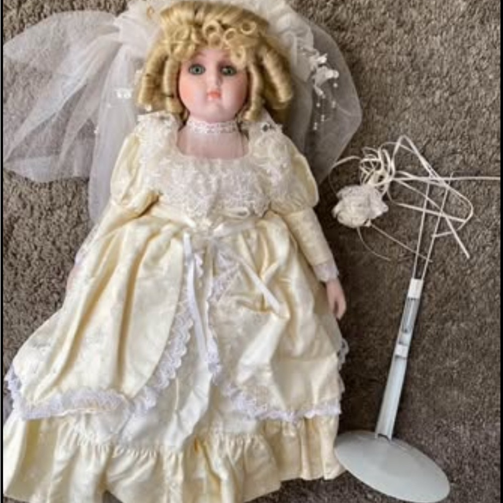 Goebel Limited Edition Collector Doll Certificate